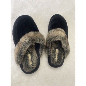 EUC Simply Vera Vera Wang Black Furry Synthetic Fur Slippers Size M  7-8 WORN